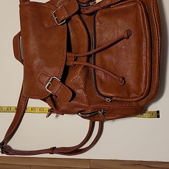 Lovely convertible backpack in brown-chestnut color vegan leather - Picture 10 of 14